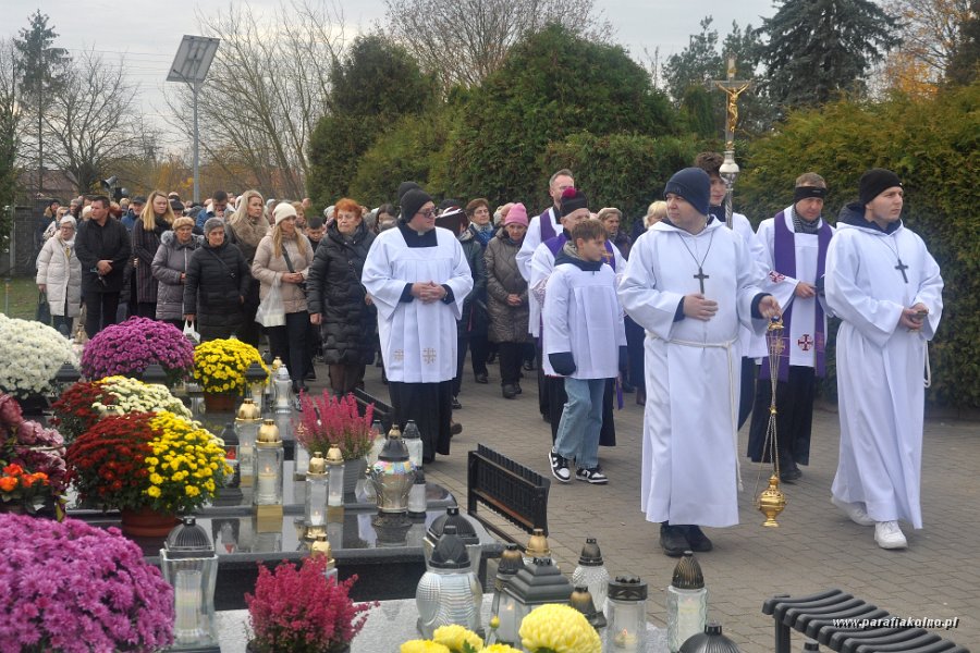 054 Procesja na nowym cmentarzu.jpg